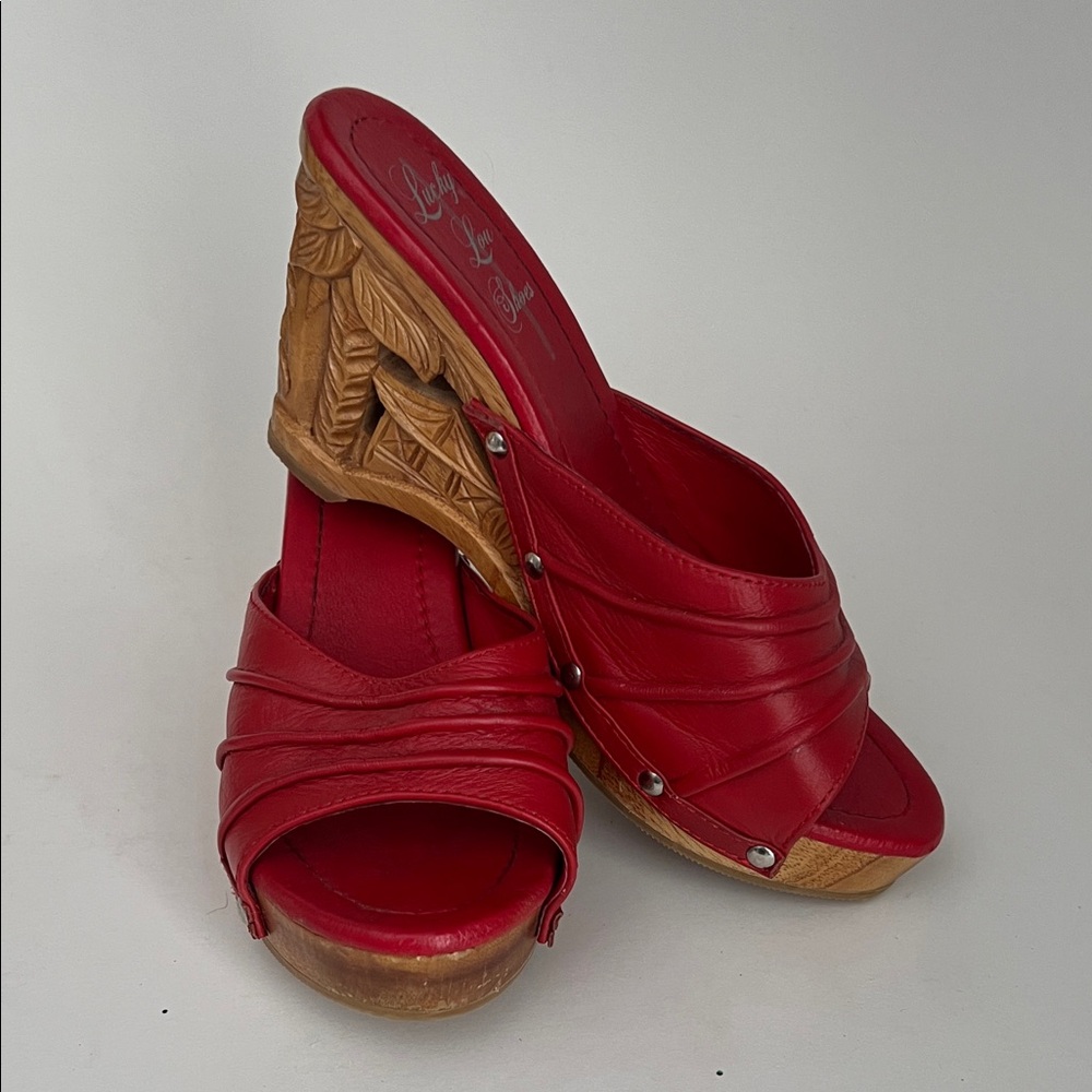 Lucky Lou Red Tiki Wedge Heel Sandals VLV